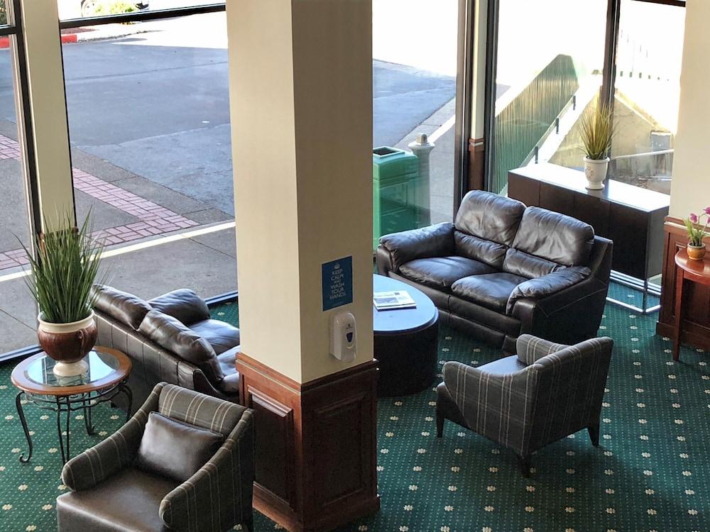 Rogue Regency Inn & Suites Medford Kültér fotó