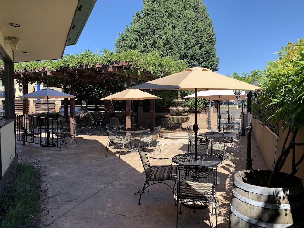 Rogue Regency Inn & Suites Medford Kültér fotó