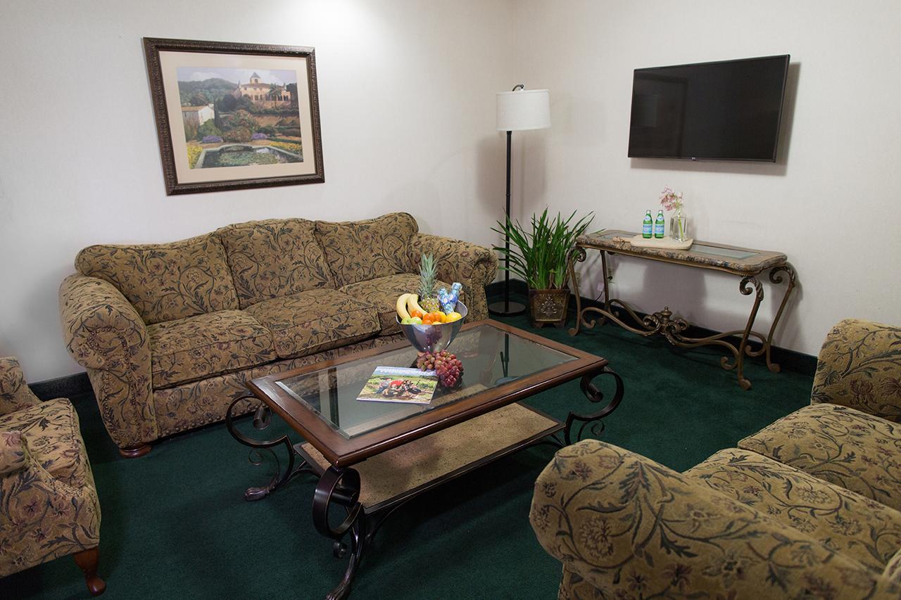 Rogue Regency Inn & Suites Medford Kültér fotó